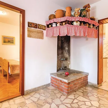 2 Bedroom Gorgeous In Daire Pula