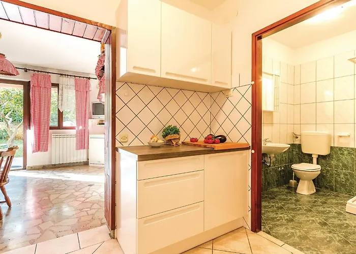 2 Bedroom Lovely In *