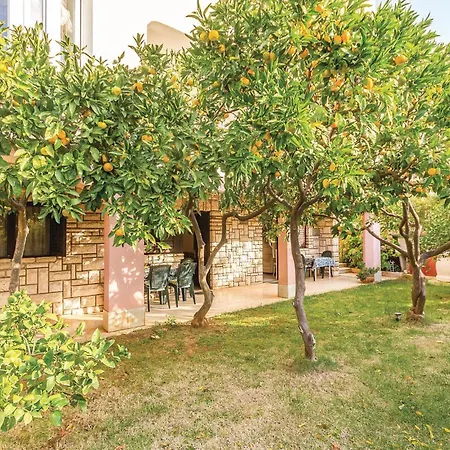 2 Bedroom Lovely In